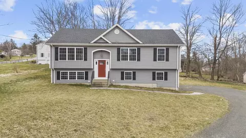1 Bear Mountain Rd, Danbury, CT 06811