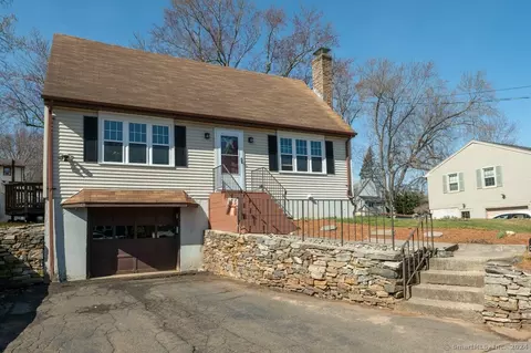 111 Dorothy Dr, Middletown, CT 06457
