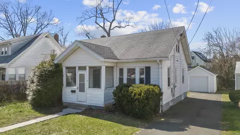 8 Robin Ter, East Hartford, CT 06108