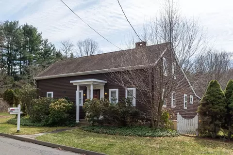 915 Tuttle Ave, Hamden, CT 06518