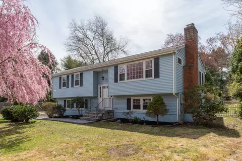 86 Sandelwood Dr, Madison, CT 06443