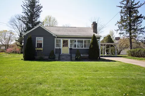 61 Lynde St, Old Saybrook, CT 06475