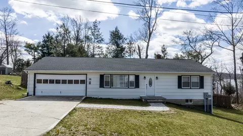 16 Mist Hill Dr, Brookfield, CT 06804