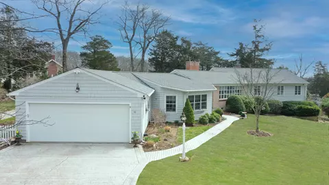 26 Rockledge Dr, Madison, CT 06443
