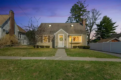 54 Hubbell Pl, Milford, CT 06460