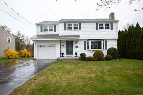 18 Overbrook Rd, West Hartford, CT 06107
