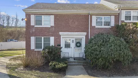 35 Kohanza St #35, Danbury, CT 06811