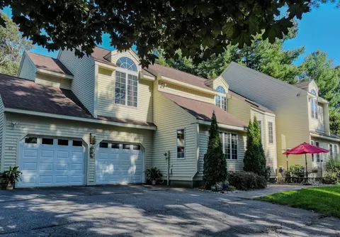 67 Falcon Ln, Glastonbury, CT 06033