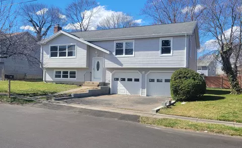 40 Van Buskirk Ave, Stratford, CT 06614