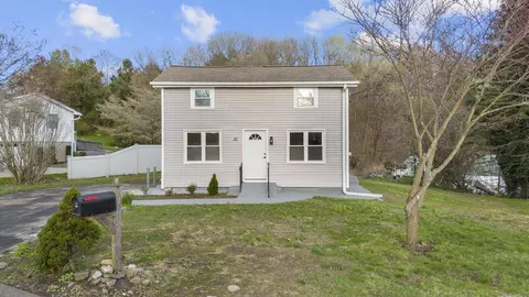 36 Benz St, Ansonia, CT 06401