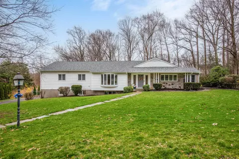 145 Maxine Rd, Bristol, CT 06010