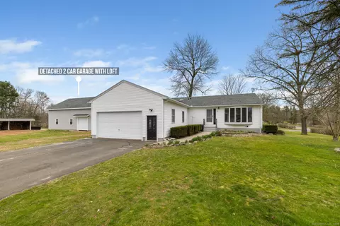 34 Hills St, Manchester, CT 06040
