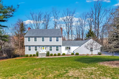 84 Golden Hill St, Trumbull, CT 06611