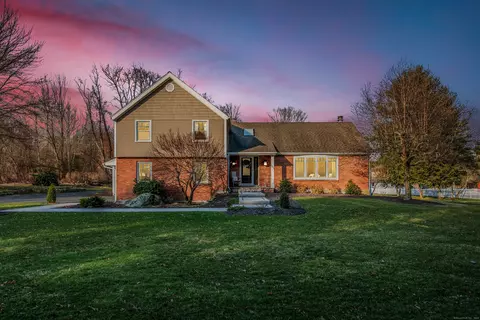 283 Covey Rd, Burlington, CT 06013