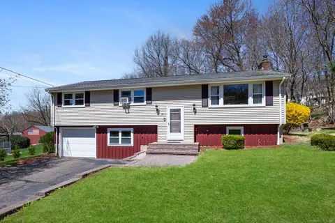 15 Pineview Dr, Vernon, CT 06066