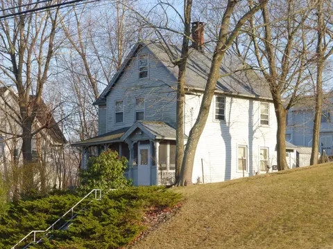 1039 W Main St, Waterbury, CT 06708