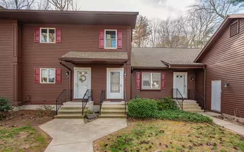 14 Candlewood Dr #14, Enfield, CT 06082