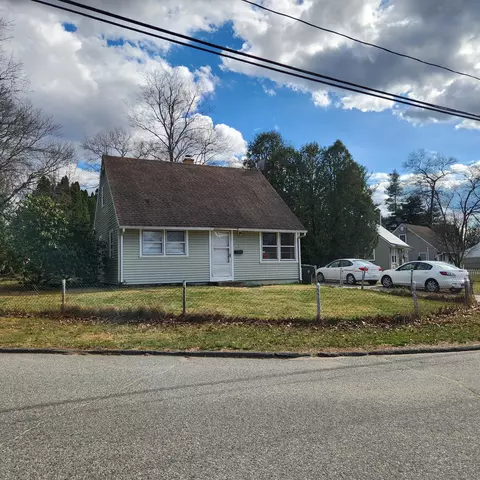 18 Lynwood Dr, Windham, CT 06226