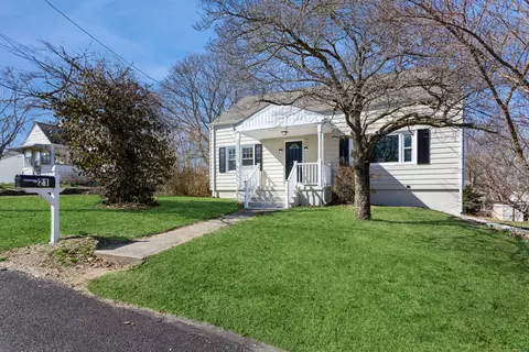 21-23 Beecher Ave, Shelton, CT 06484