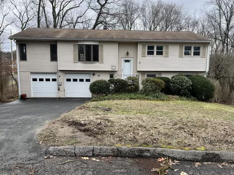 28 Deepwood Dr, Bethel, CT 06801