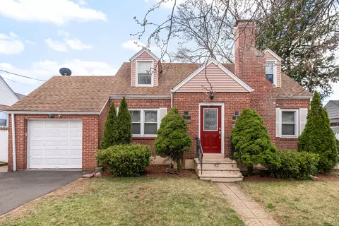 486 Woodin St, Hamden, CT 06514
