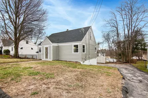 52 Decicco Rd, Waterbury, CT 06705