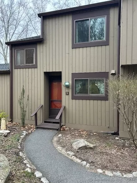 3 Winterberry Ln #35B, Woodbury, CT 06798