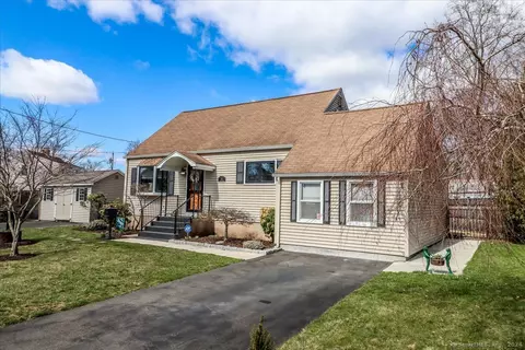 72 Battis Rd, Hamden, CT 06514