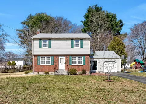 124 Spruce Dr, East Hartford, CT 06118