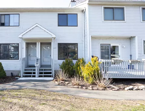 437 Cypress Rd #437, Newington, CT 06111