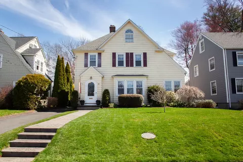26 Penn Dr, West Hartford, CT 06119