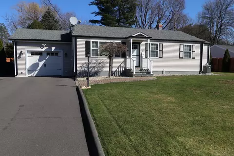 11 Mohawk Dr, Farmington, CT 06085
