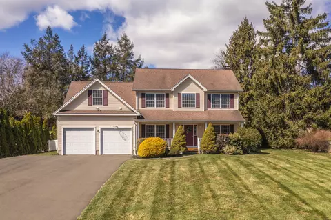 367 Spruce St, Cheshire, CT 06410