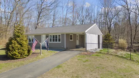 13 Cloverdale Cir, Deep River, CT 06417