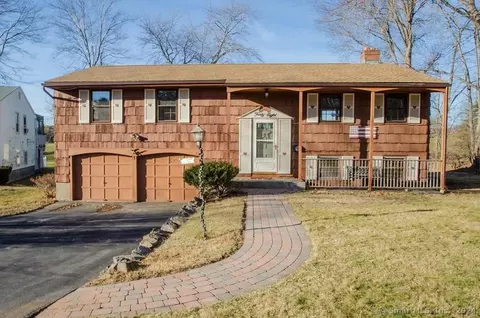 48 Kimberly Rd, West Hartford, CT 06107