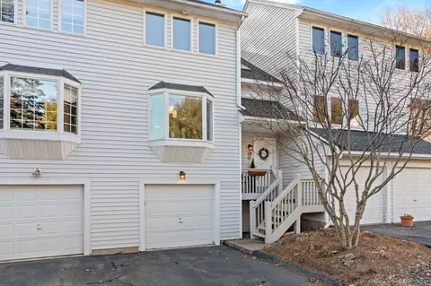 18 Camille Ln #18, Canton, CT 06019
