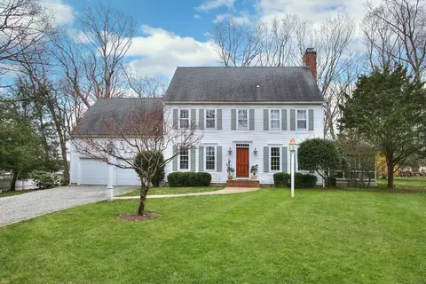 1 Ivy Knl, Westport, CT 06880