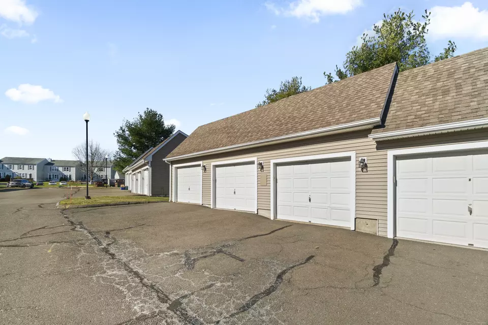 177 Summerhill Rd 177, Wallingford, CT 06492 17 Photos Movoto