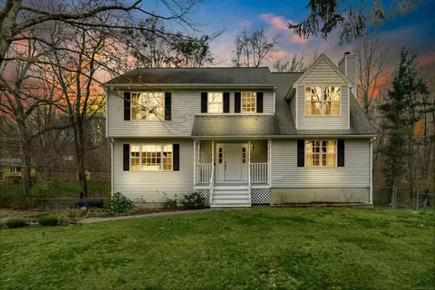 50 Fresh Meadow Ln, Milford, CT 06461