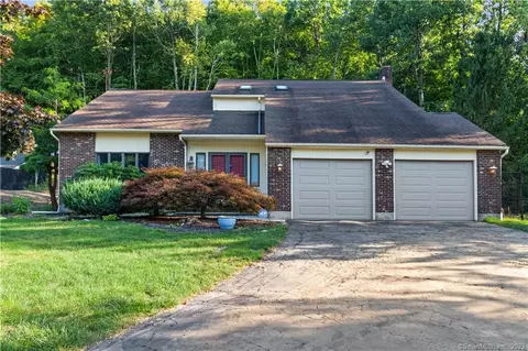 38 Markwood Rd, Manchester, CT 06040