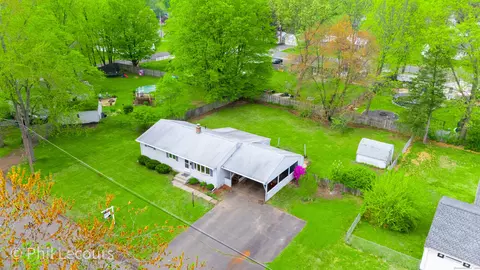 3 Pomeroy Rd, Enfield, CT 06082