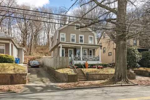 977 Townsend Ave, East Haven, CT 06512