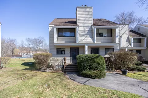 75 Spice Hill Dr #75, Wallingford, CT 06492
