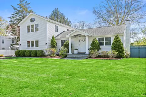 37 Davenport Dr, Stamford, CT 06902