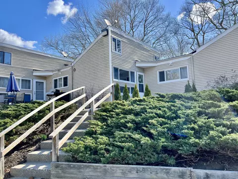 184 W Main St #C, Niantic, CT 06357