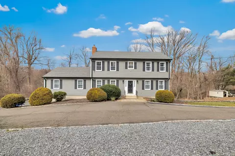 350 Stonehouse Rd, Trumbull, CT 06611