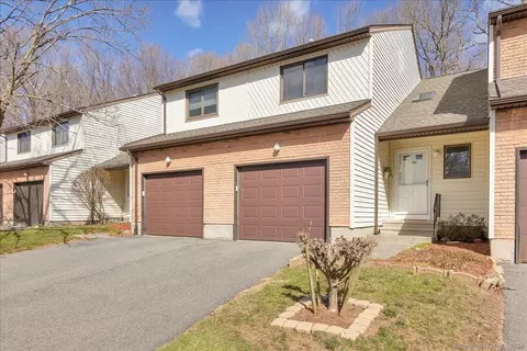 186 Oak Forest Dr #6, Manchester, CT 06042
