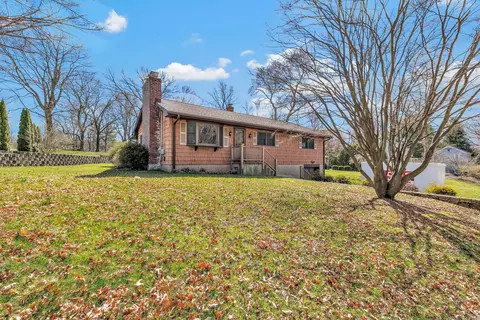 115 North St, Trumbull, CT 06611