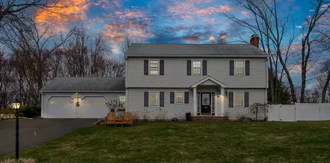 15 Linda Ln, Bethel, CT 06801