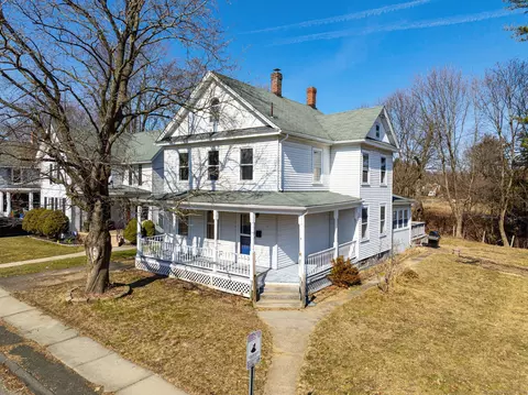 5 Pleasant St, Windsor Locks, CT 06096